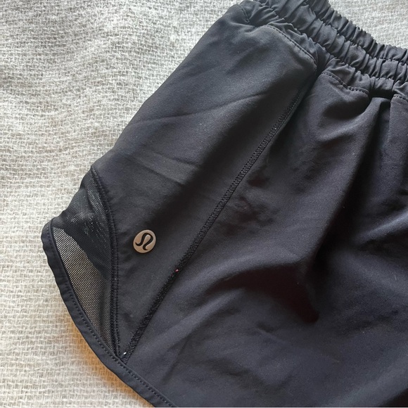 LULULEMON Hotty Hot High-Rise Lined Short 2.5" - Picture 6 of 6